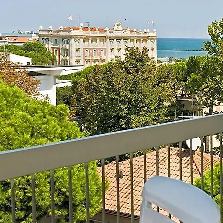 Hotel Donatello 3*