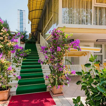 Отель Donatello