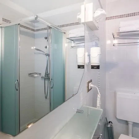 Отель Donatello Чезенатико